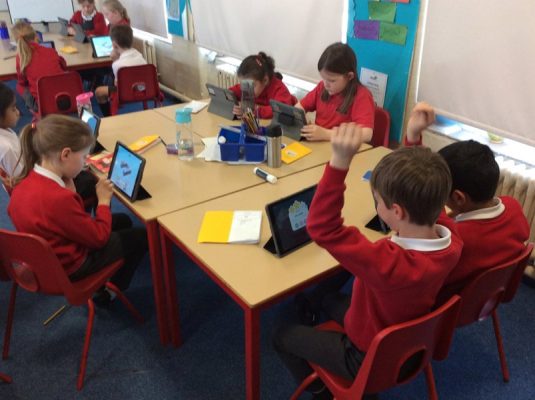 Pupils playing Rodocodo coding game